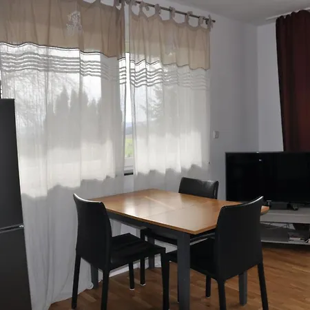 Apartmán Geraeumige 2-z Im Gruenen, Garten, Terrasse, Ruhig, Natur, Phantastischer Blick! *
